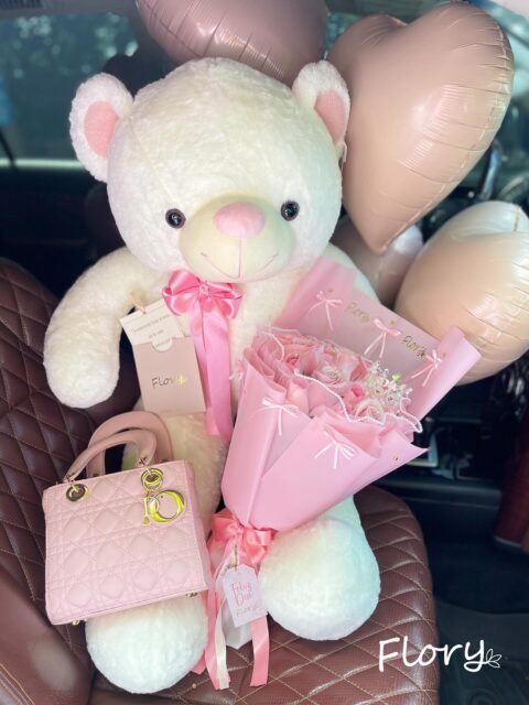 El regalo ideal para sorprender en cualquier ocasión!
🧸🌷

#flory #floristeriasbucaramanga #rosas #detalles #bucaramanga #osos #casaflory